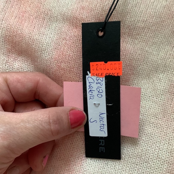 New 100% cashmere sweater - Picture 2 of 9